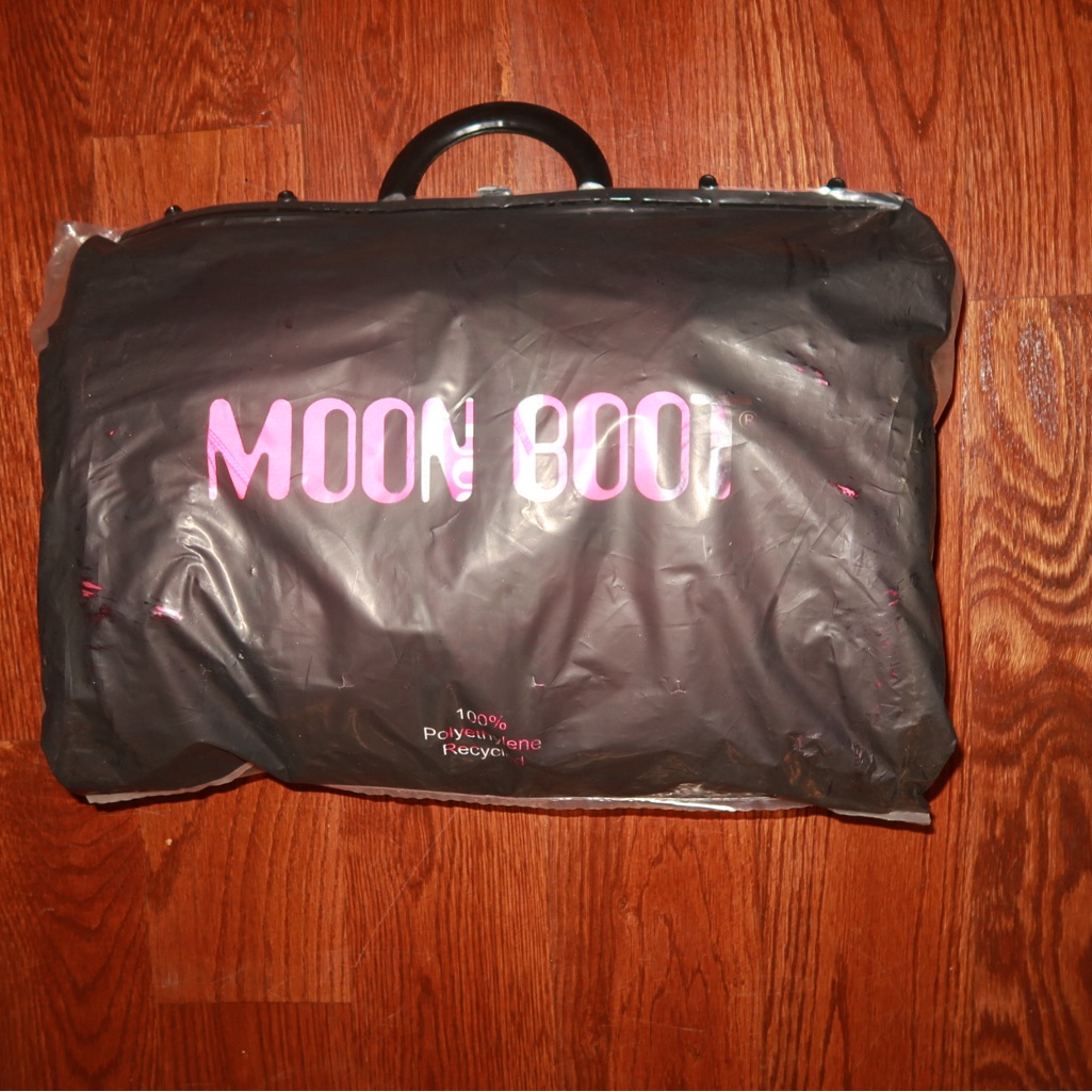 Brand New Hot Pink Moon Boot Size 3538